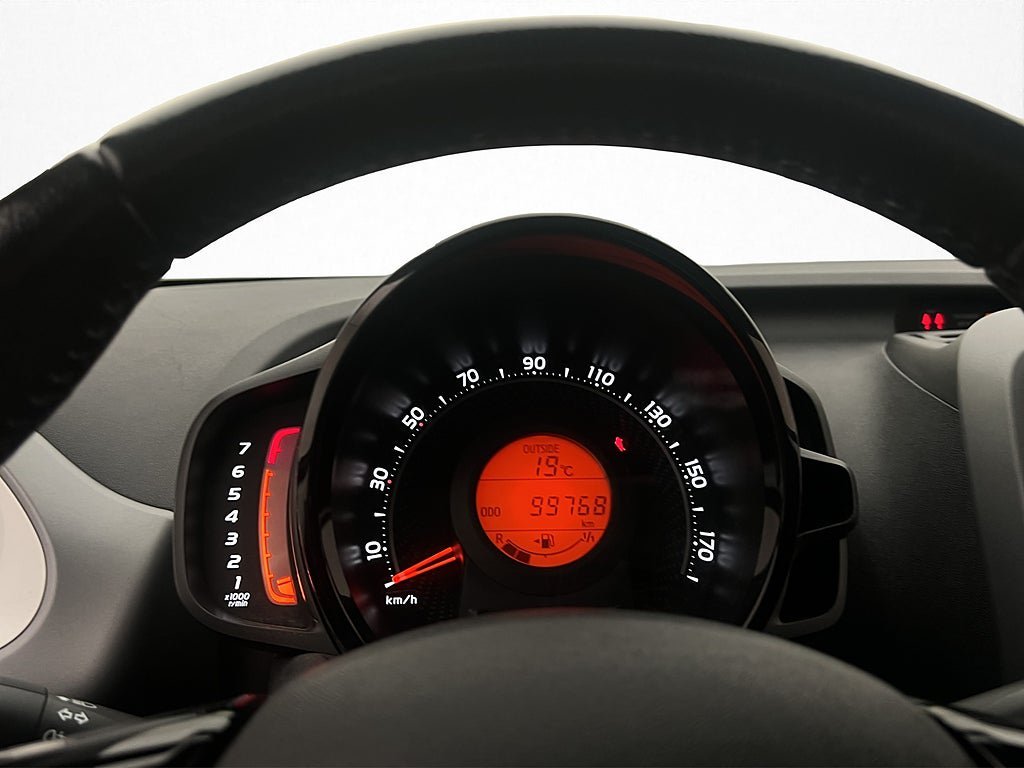 Vehicle Image 13
