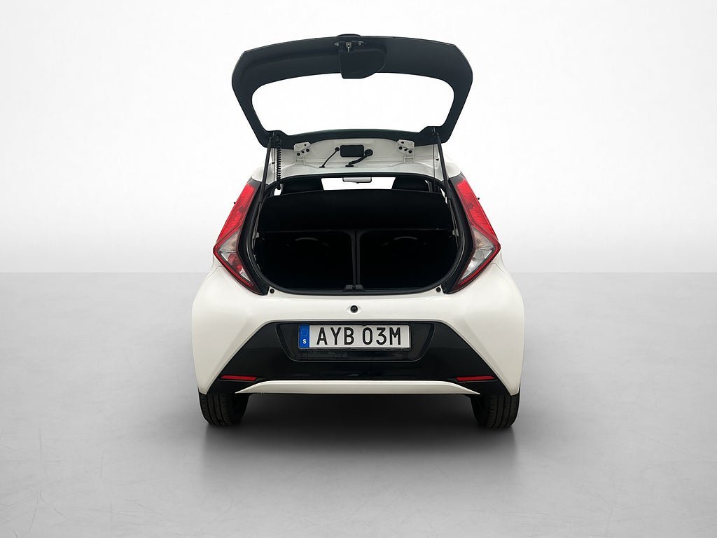 Vehicle Image 21