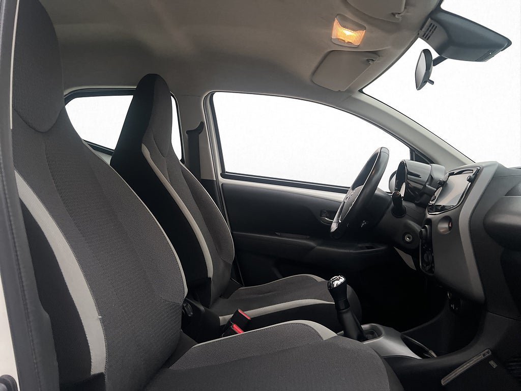 Vehicle Image 22