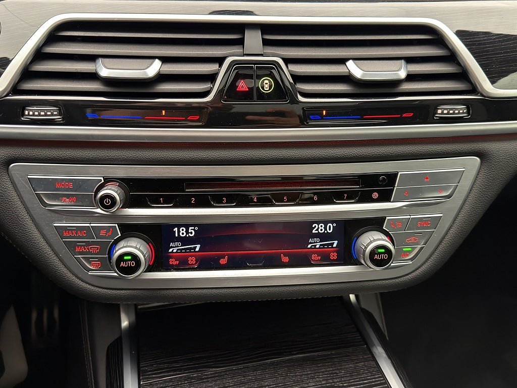 Vehicle Image 27