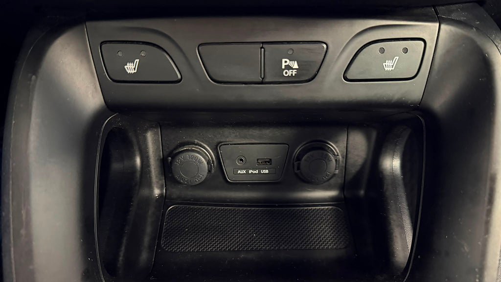 Vehicle Image 12