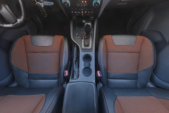 Vehicle Image 16