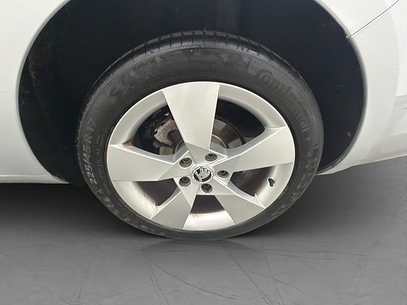 Vehicle Image 30