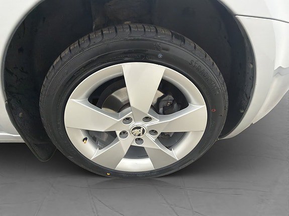 Vehicle Image 32