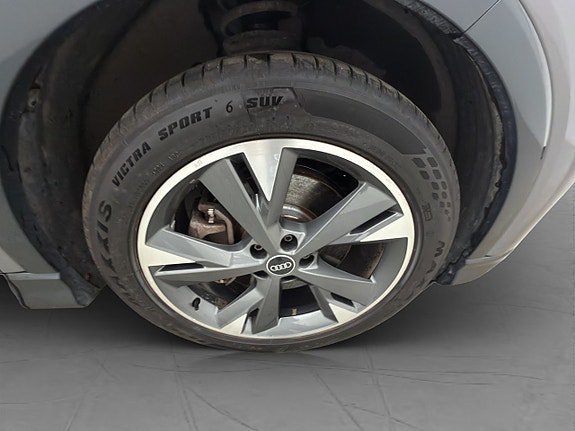 Vehicle Image 33