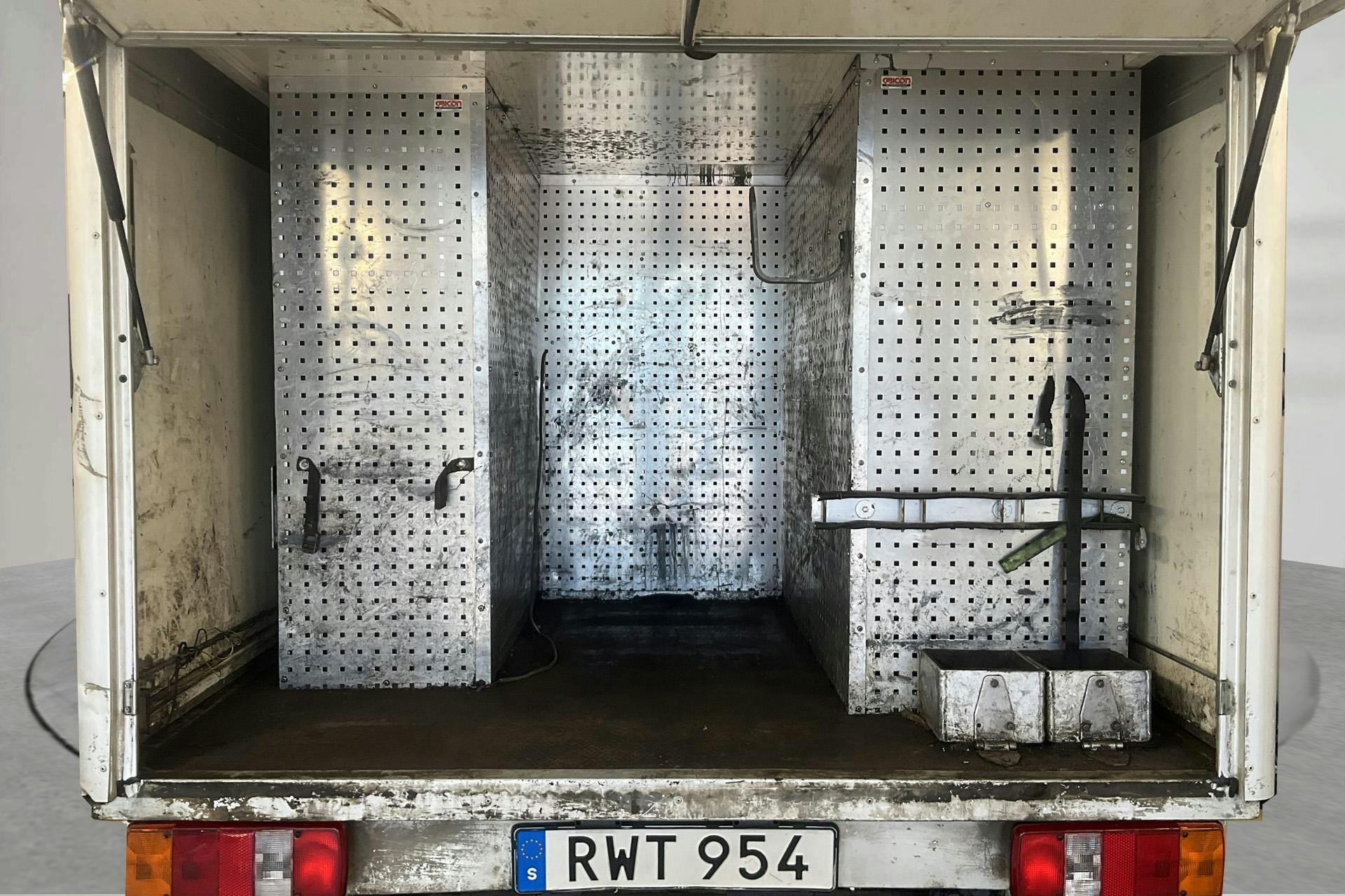 Vehicle Image 9