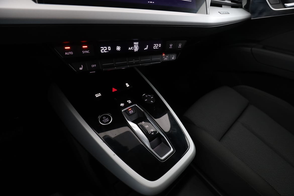 Vehicle Image 24