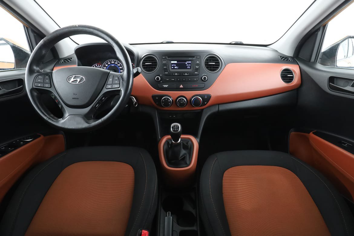 Vehicle Image 13