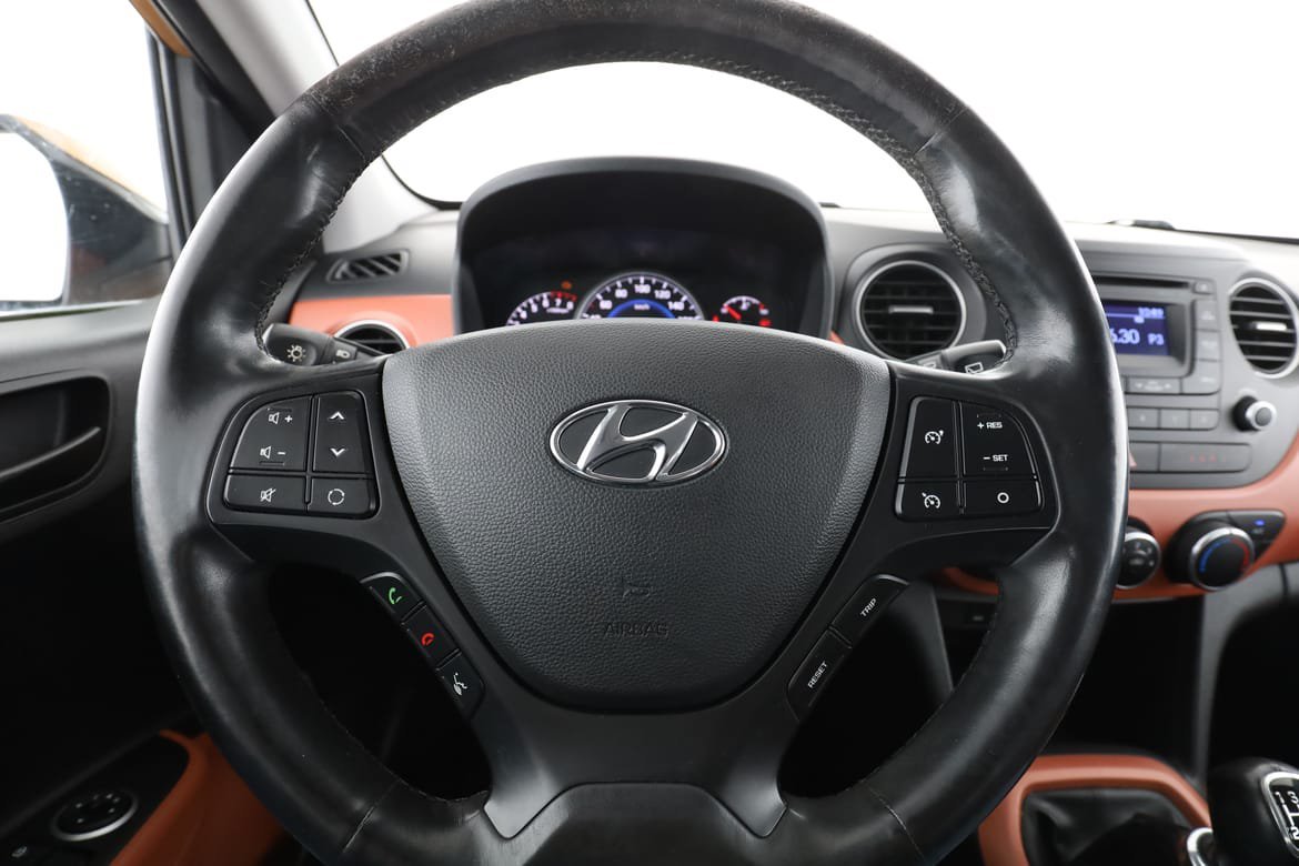 Vehicle Image 19