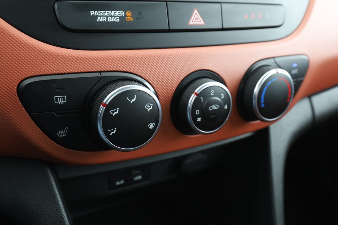Vehicle Image 25