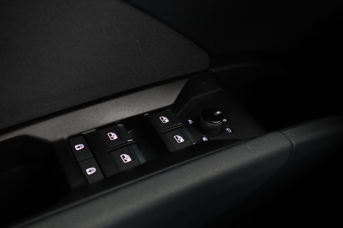 Vehicle Image 38