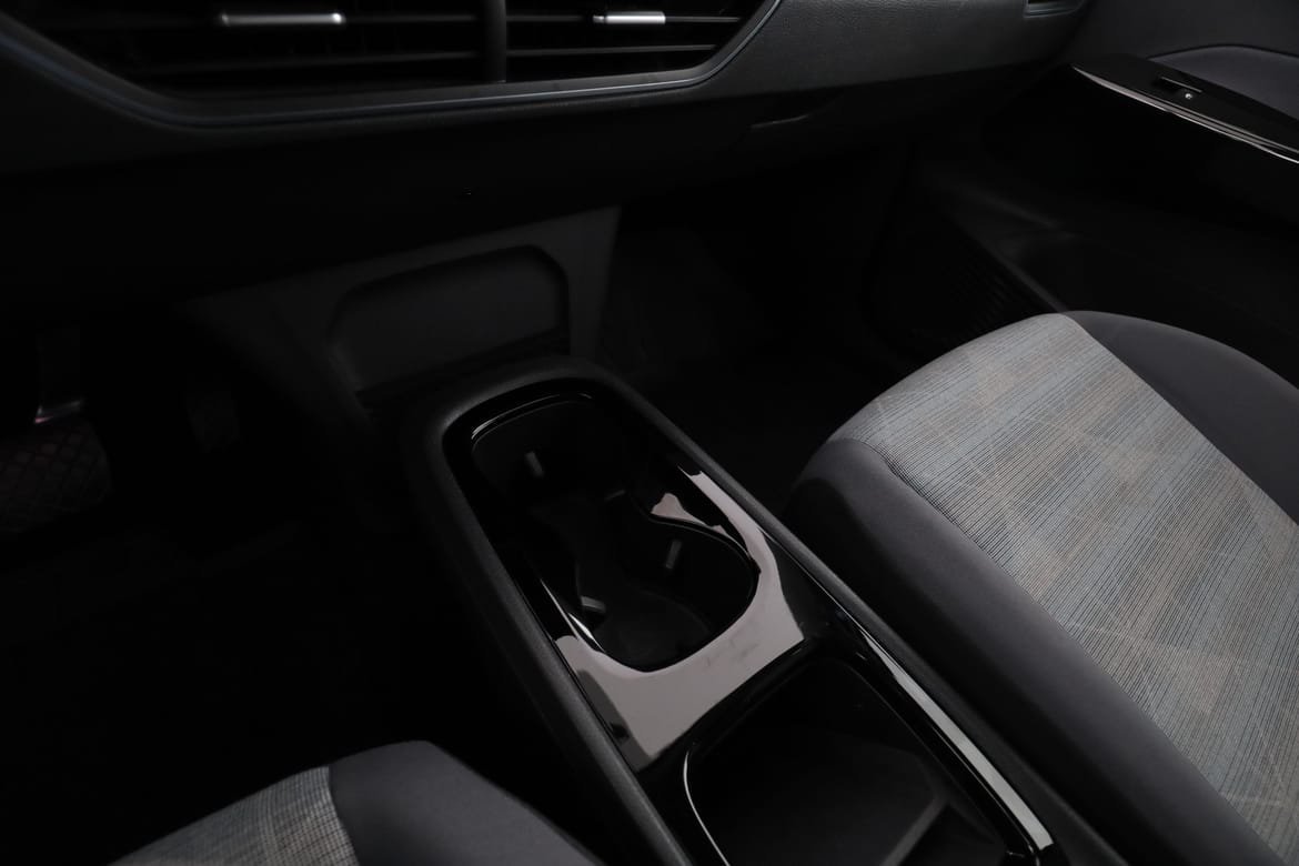 Vehicle Image 25