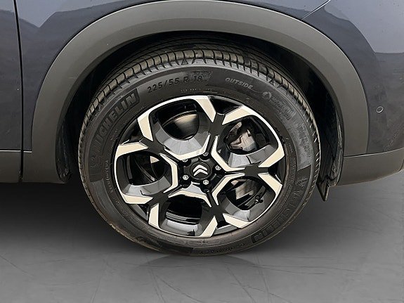 Vehicle Image 28
