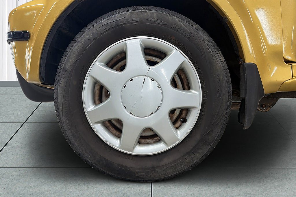 Vehicle Image 8