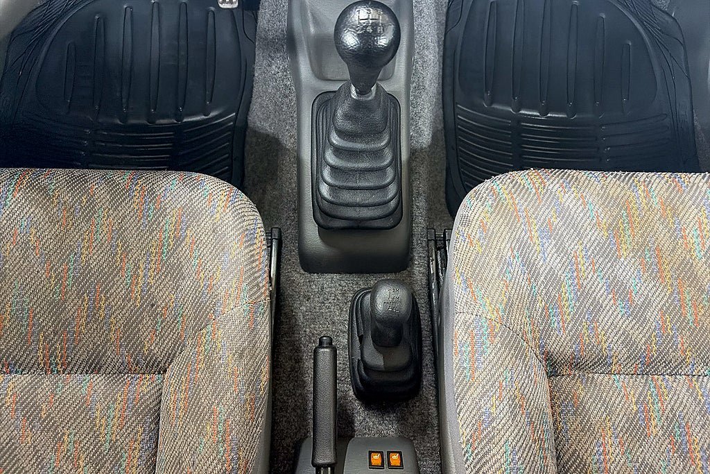 Vehicle Image 12
