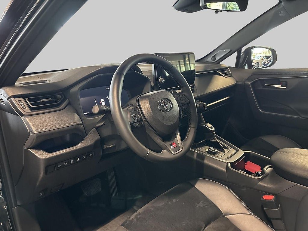 Vehicle Image 13