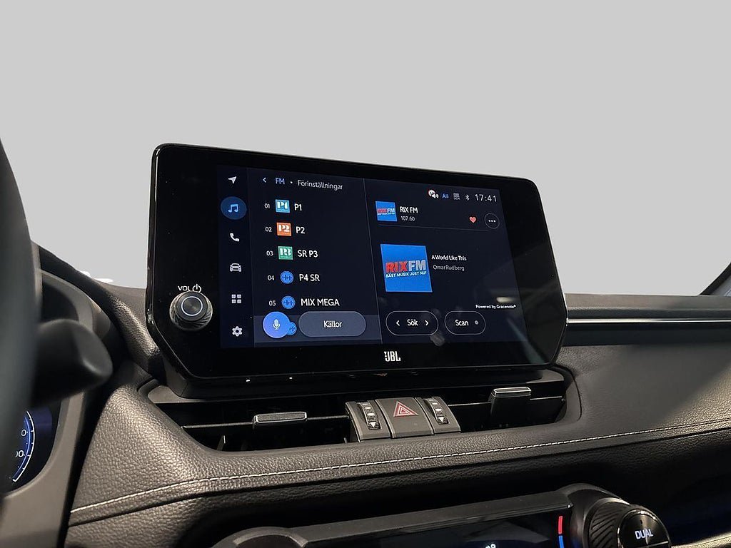Vehicle Image 15