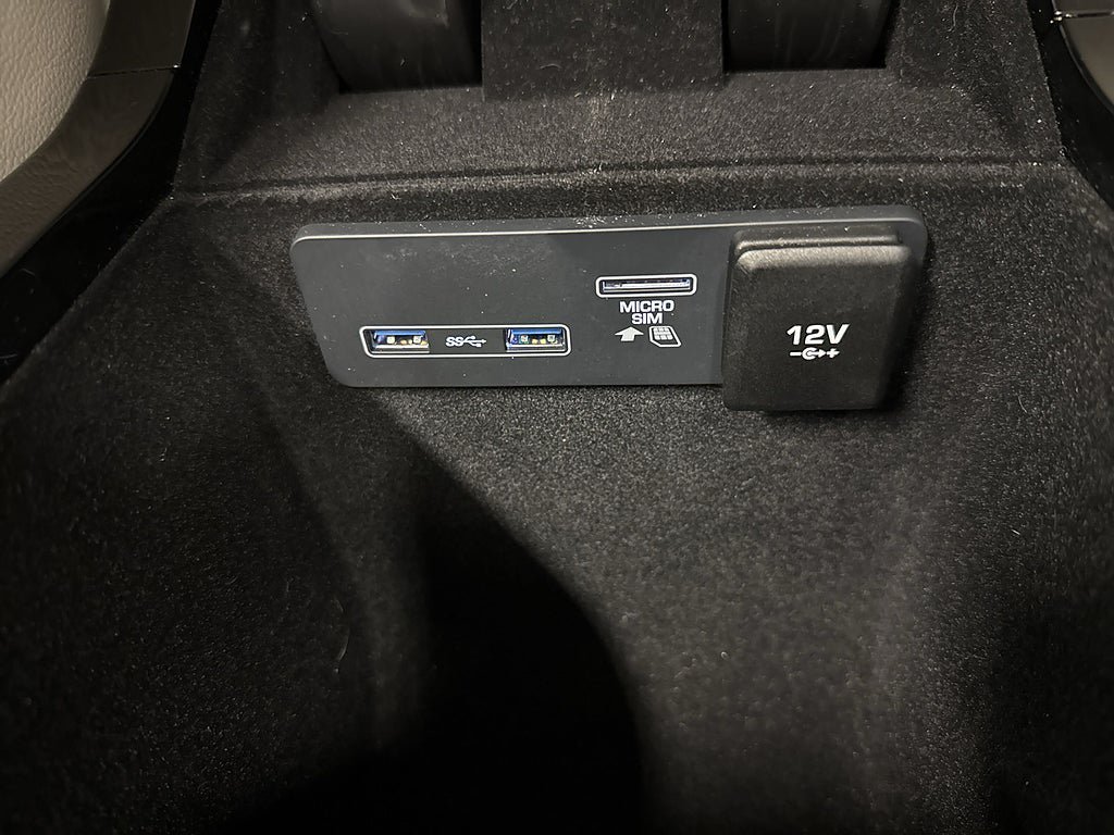 Vehicle Image 25