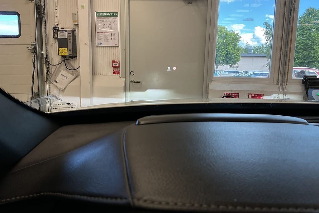 Vehicle Image 25
