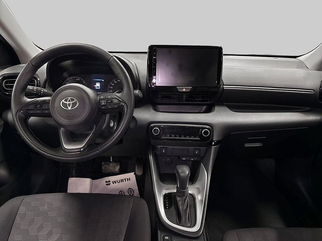 Vehicle Image 12