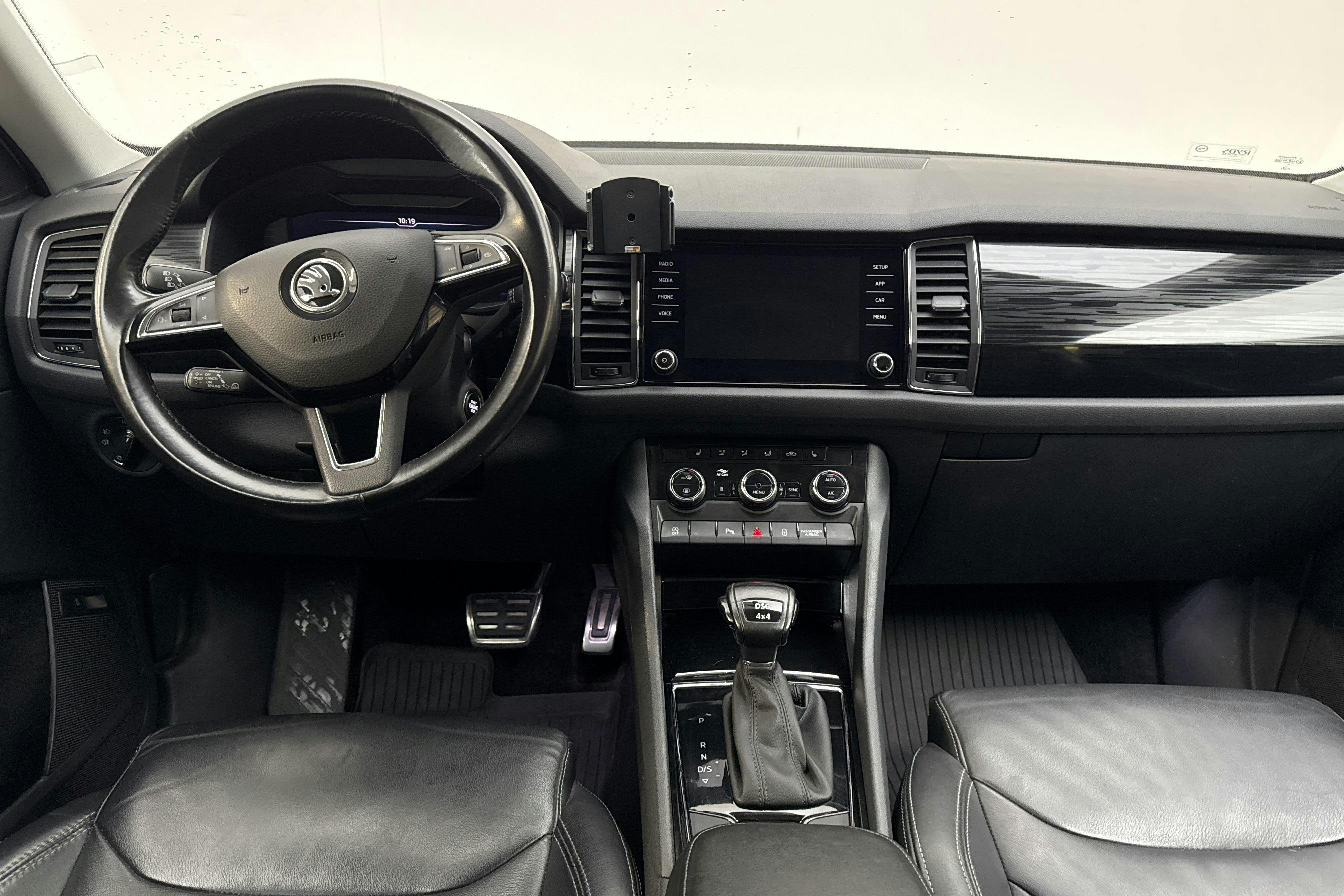 Vehicle Image 6