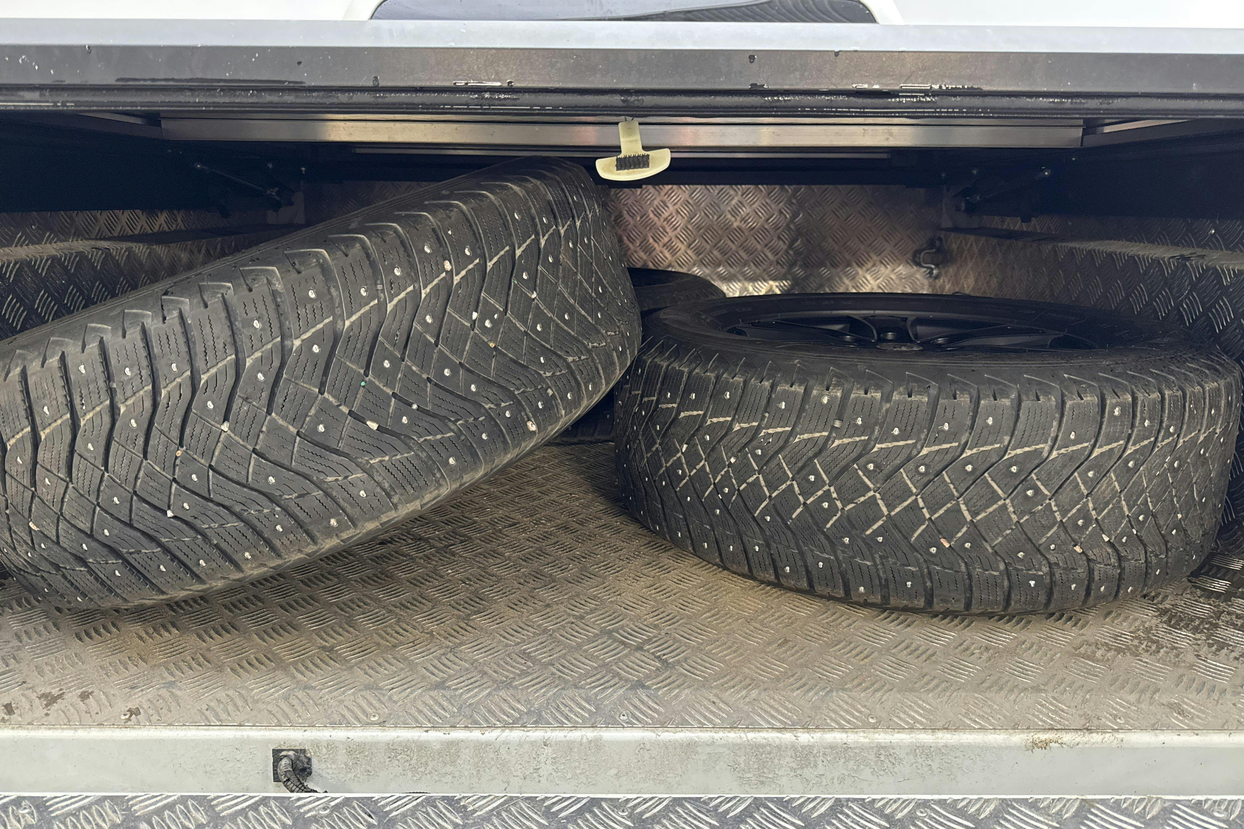Vehicle Image 9