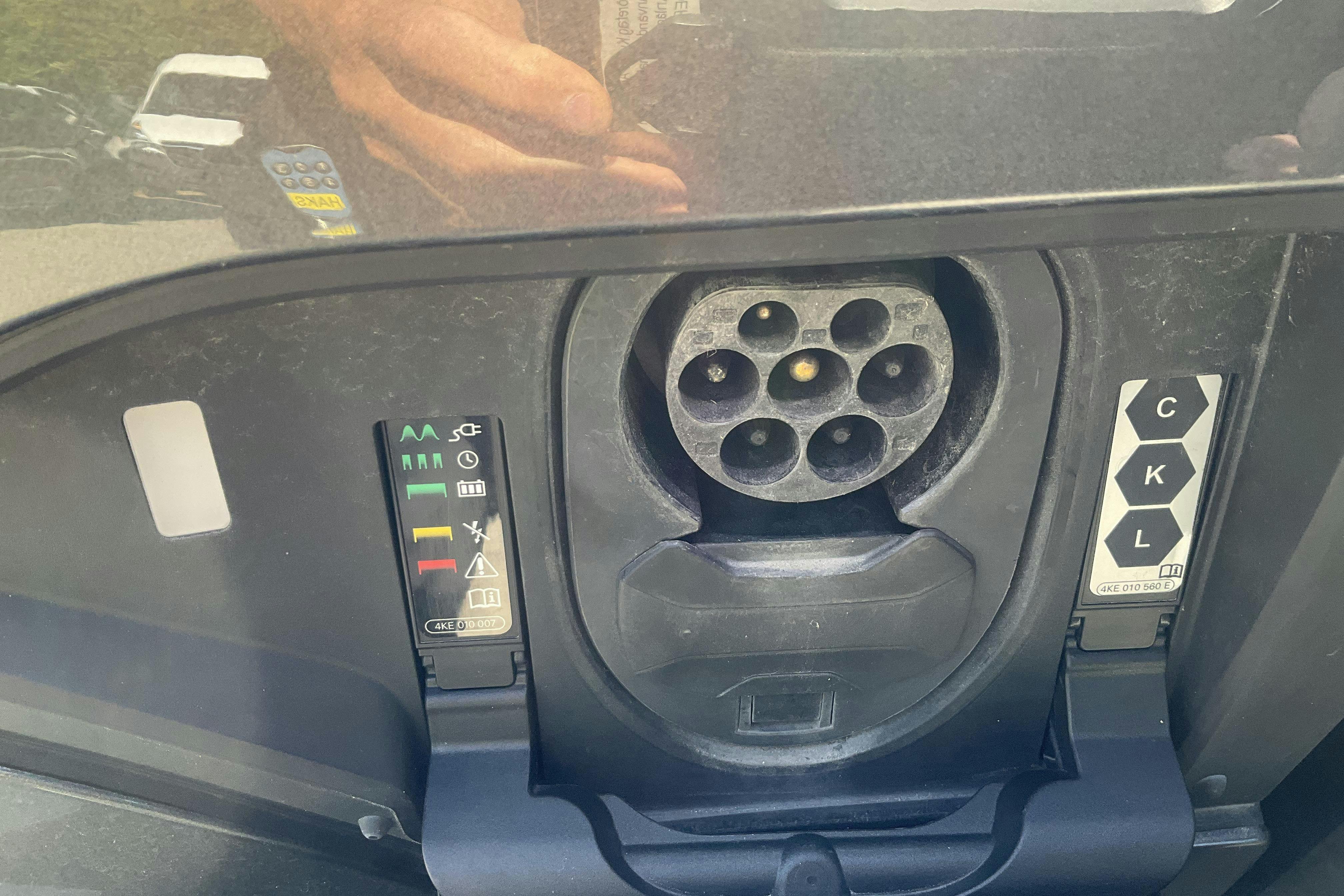 Vehicle Image 14