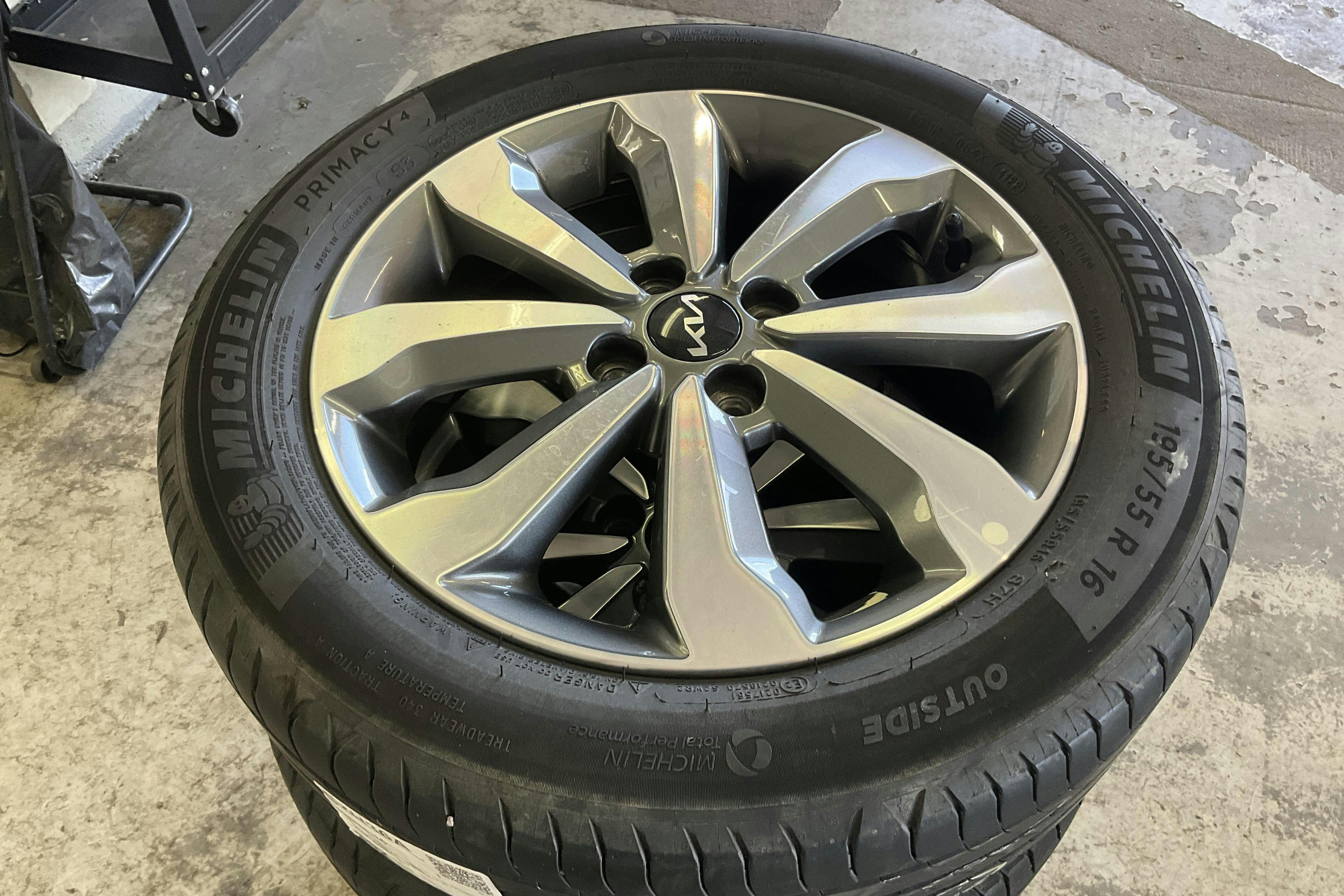 Vehicle Image 13