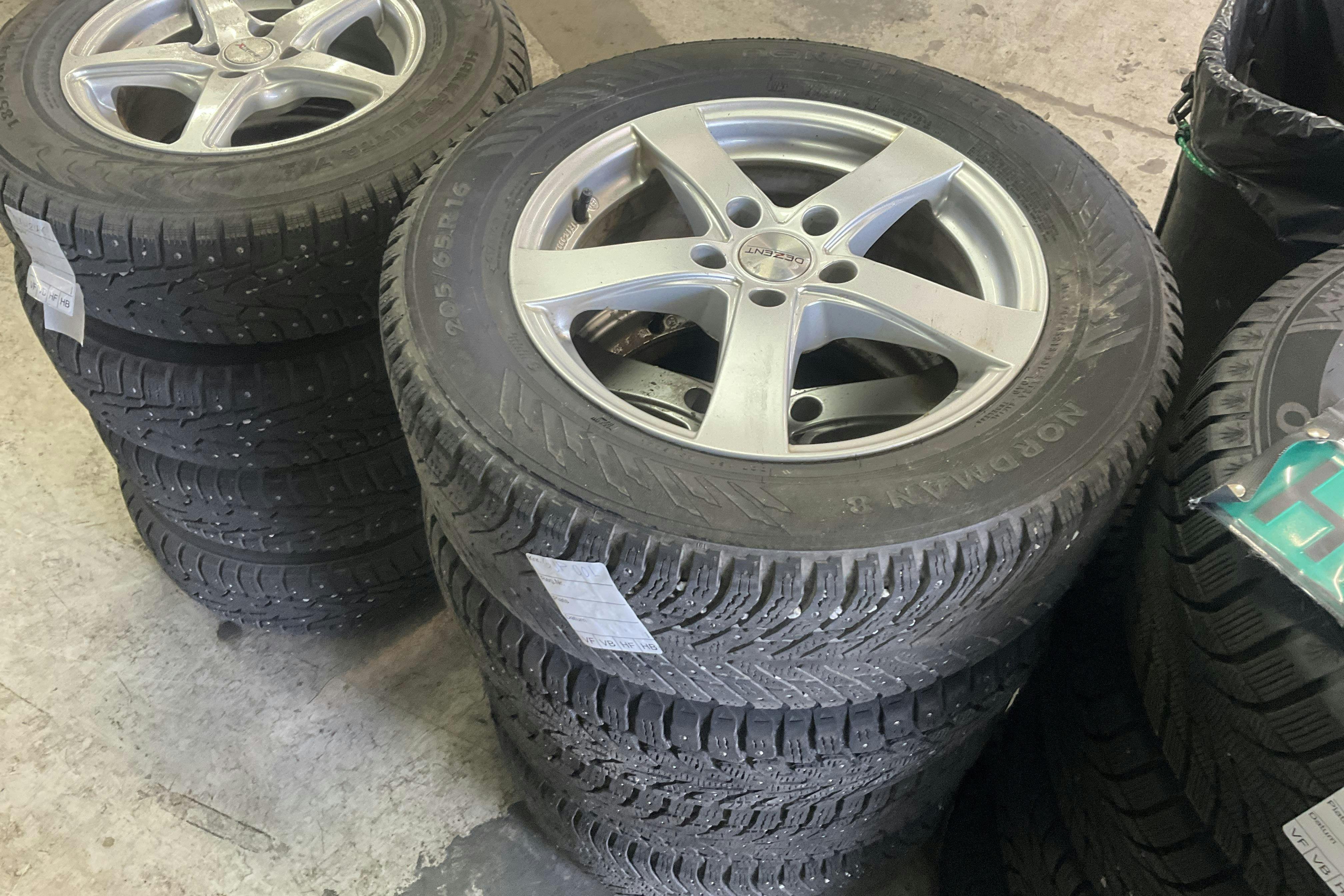 Vehicle Image 11