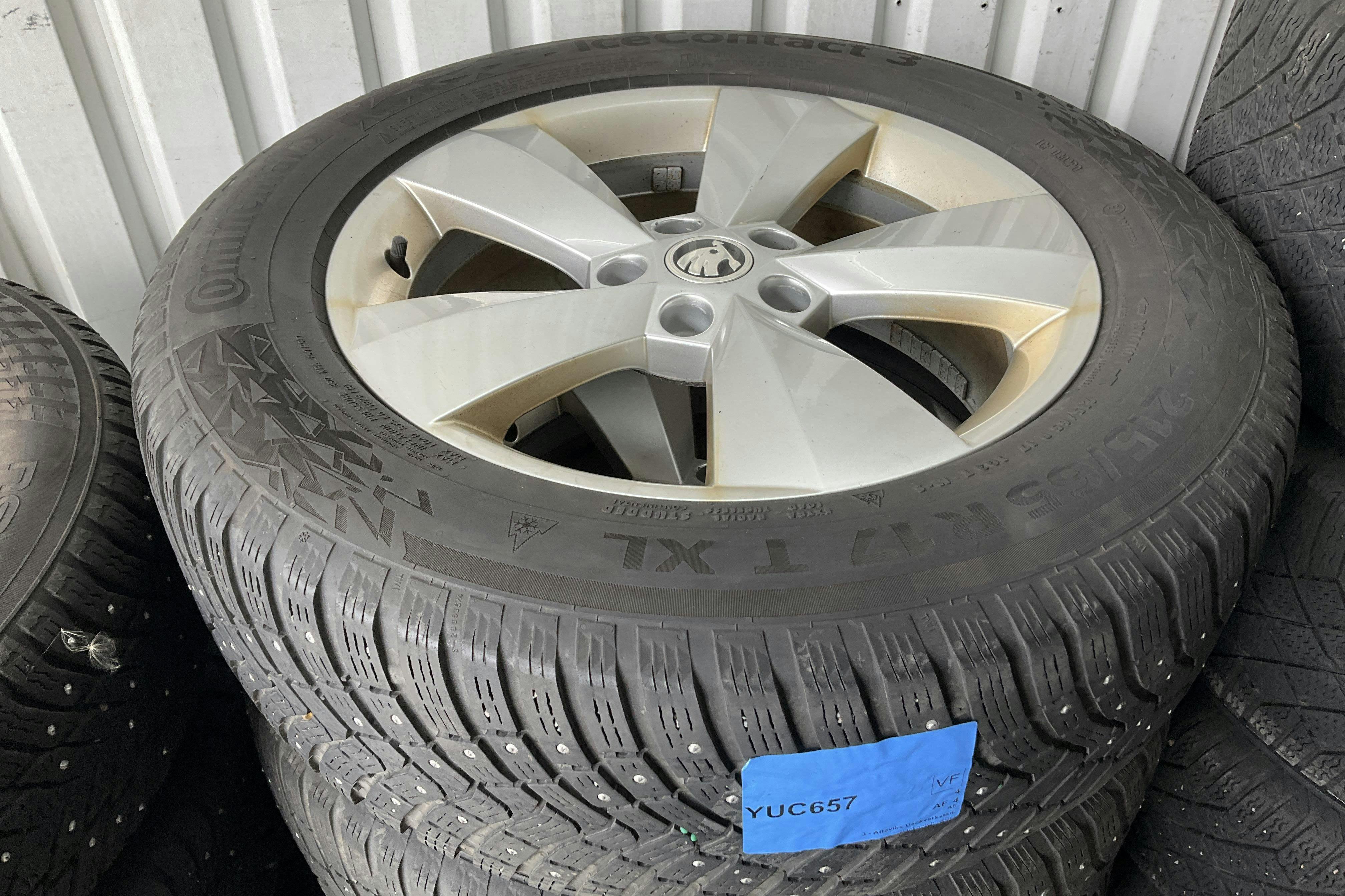Vehicle Image 13