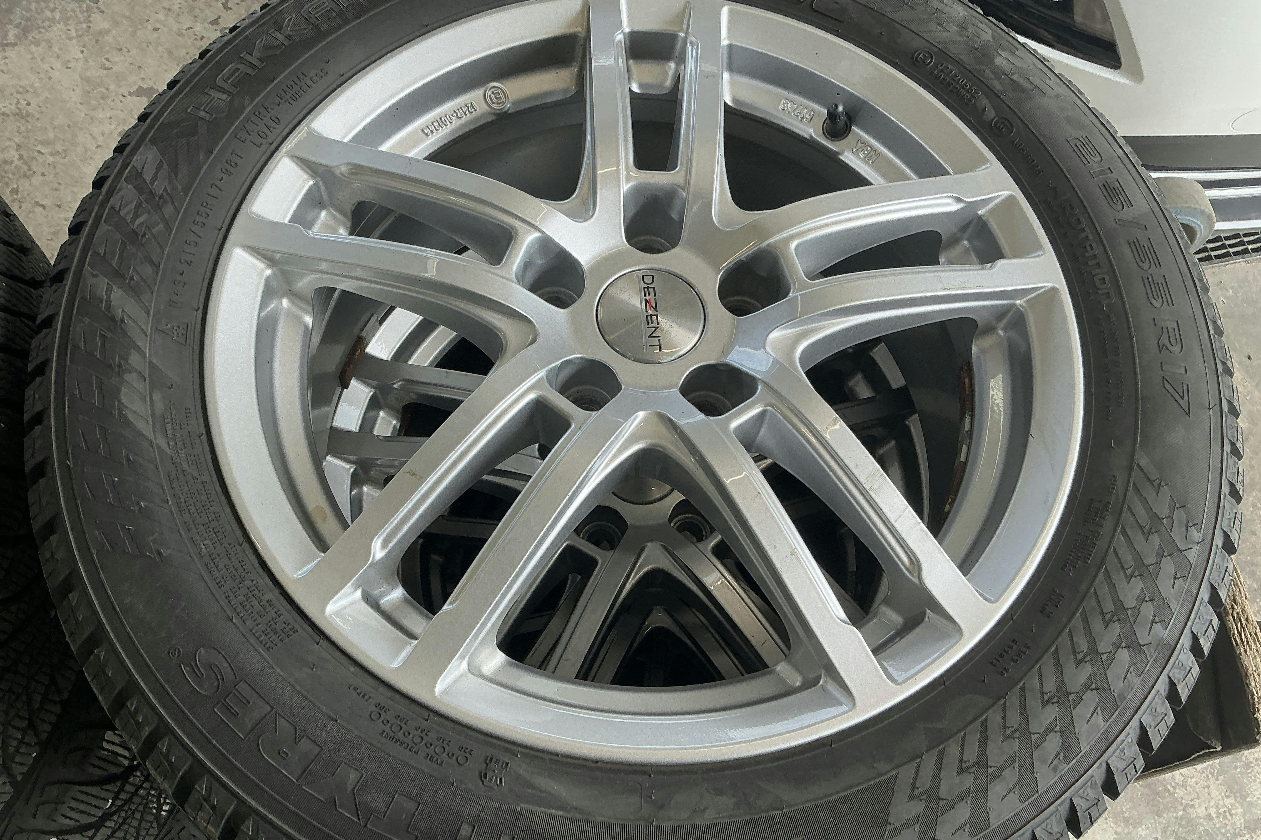 Vehicle Image 17