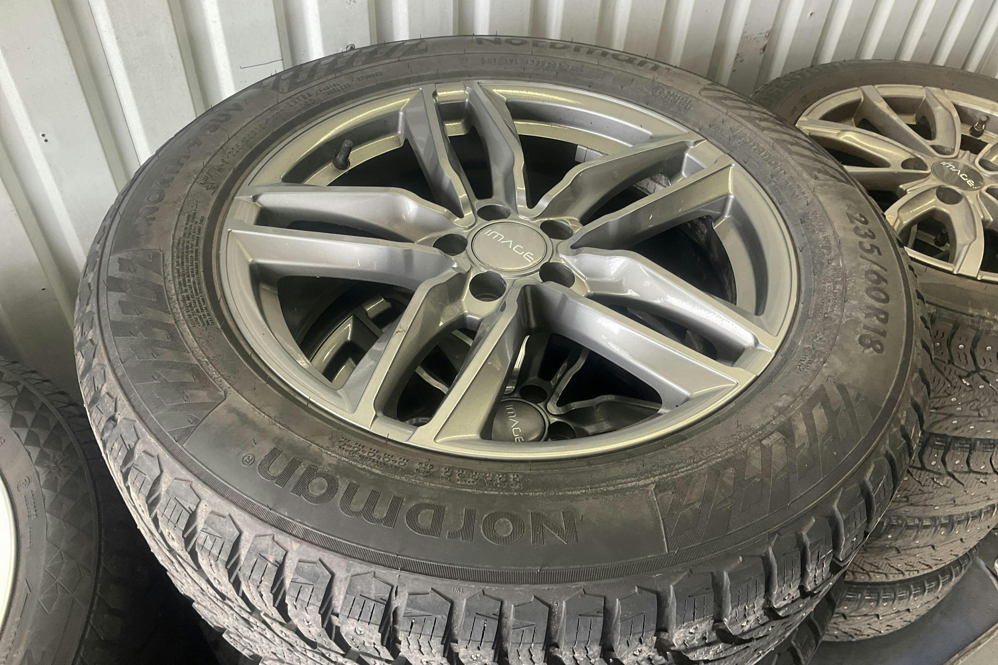 Vehicle Image 18