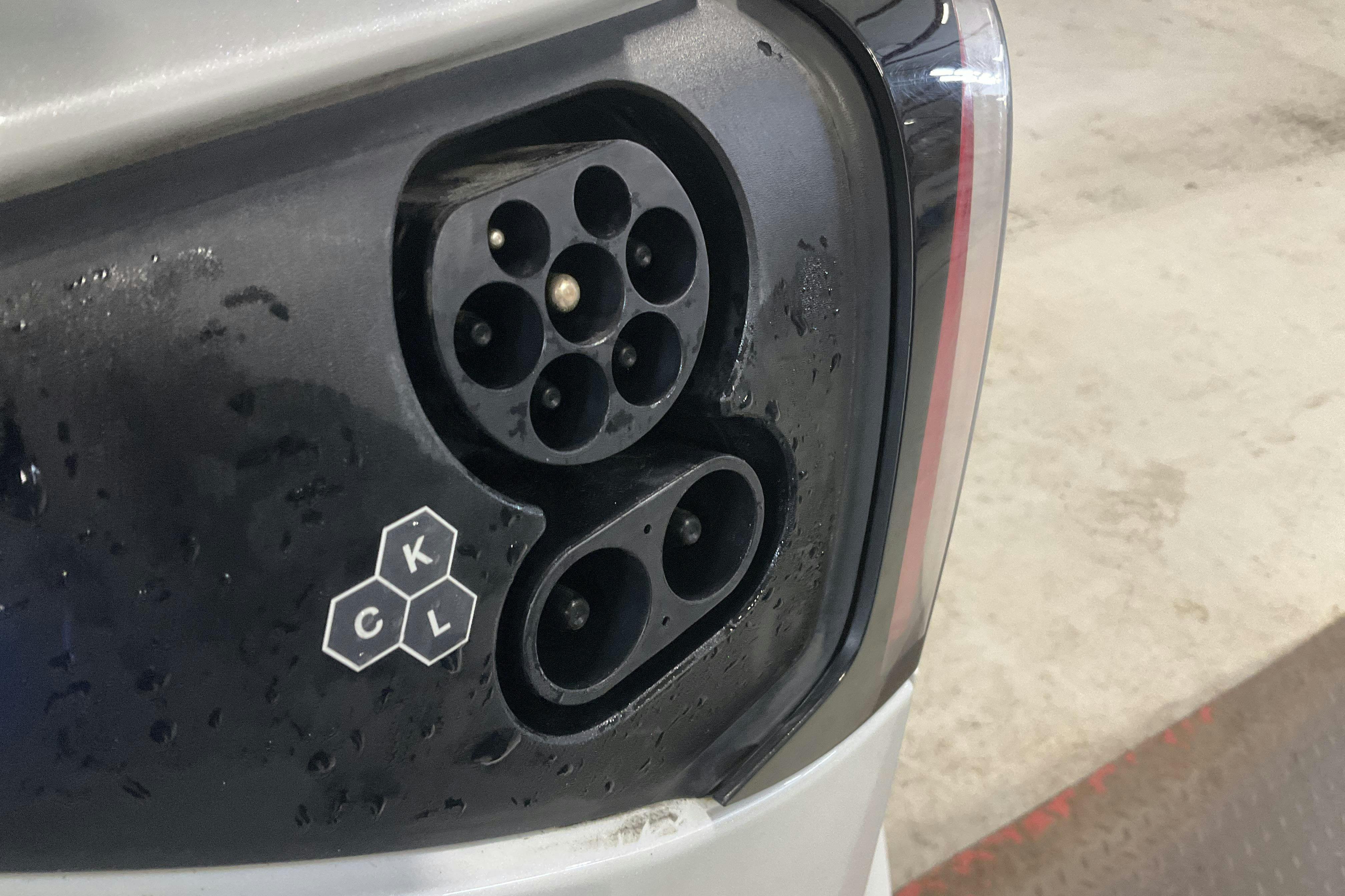 Vehicle Image 16