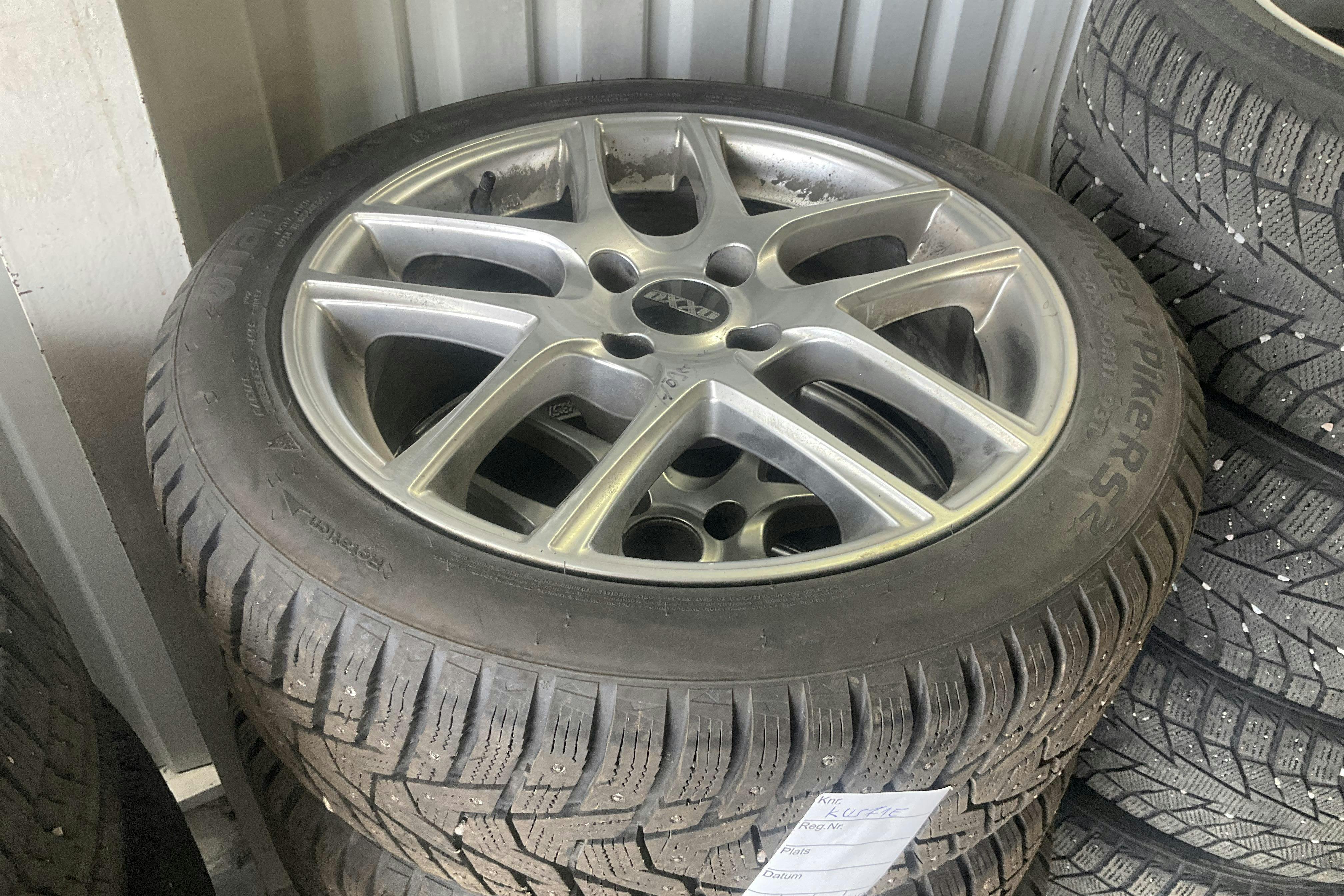 Vehicle Image 16