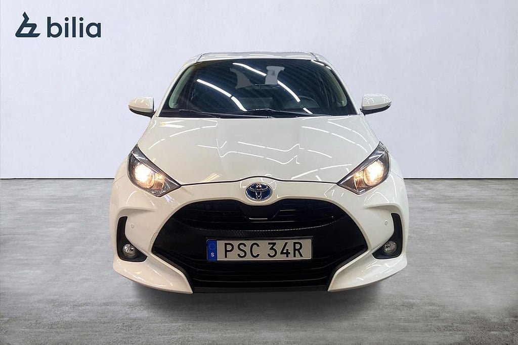 Vehicle Image 6