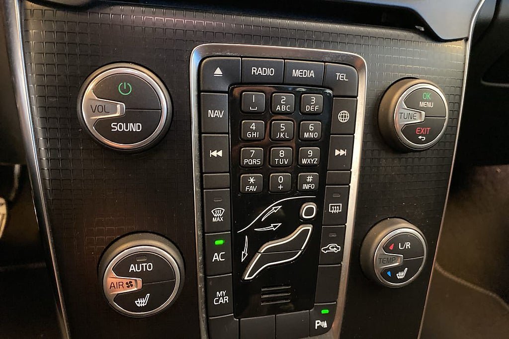 Vehicle Image 32