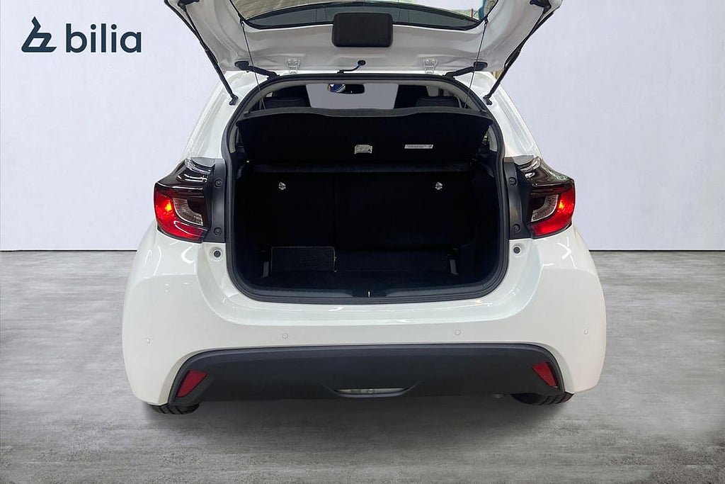 Vehicle Image 12
