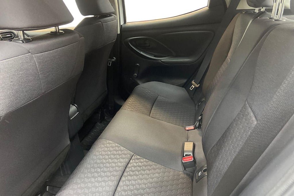 Vehicle Image 13