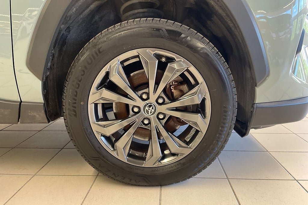 Vehicle Image 17