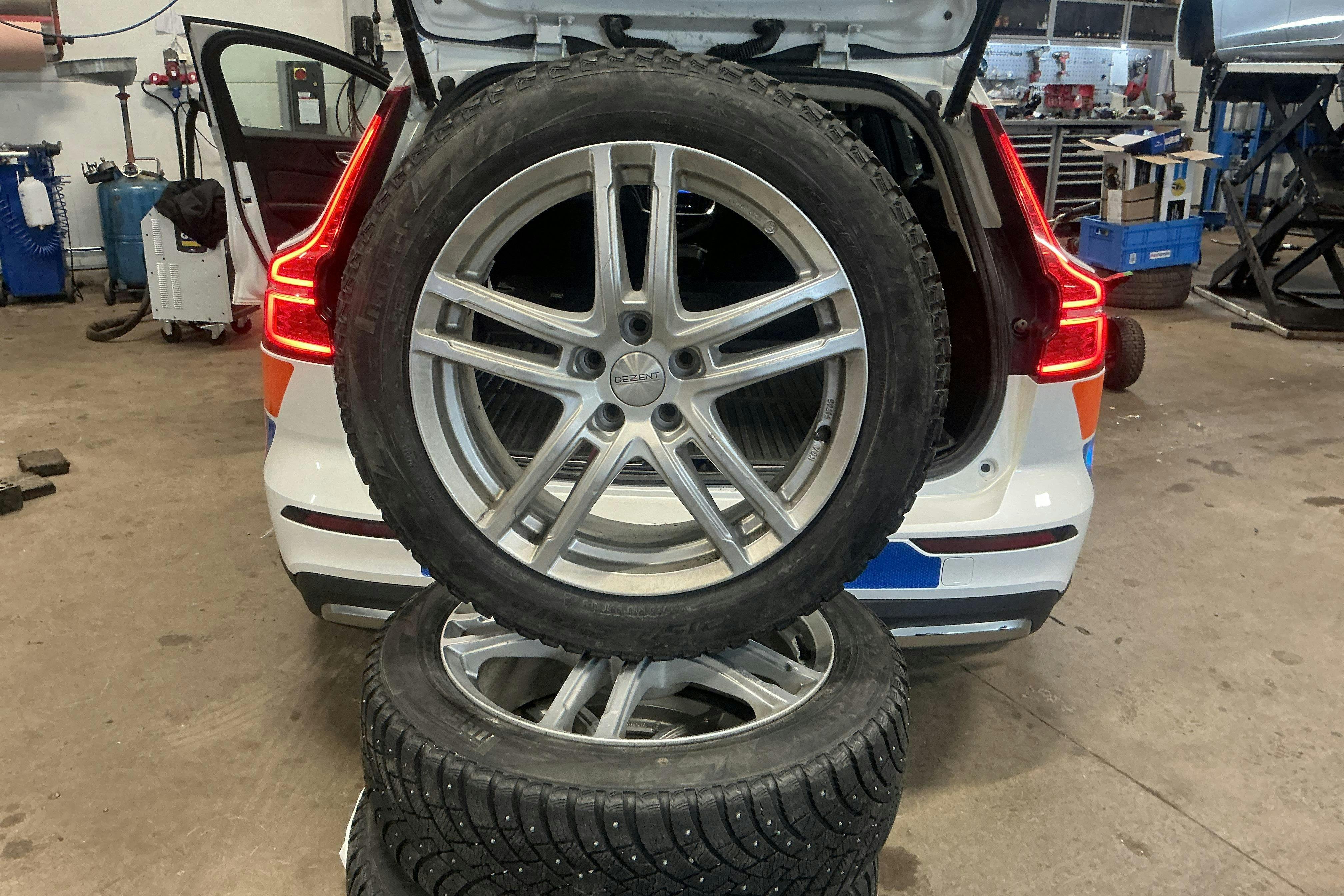 Vehicle Image 13