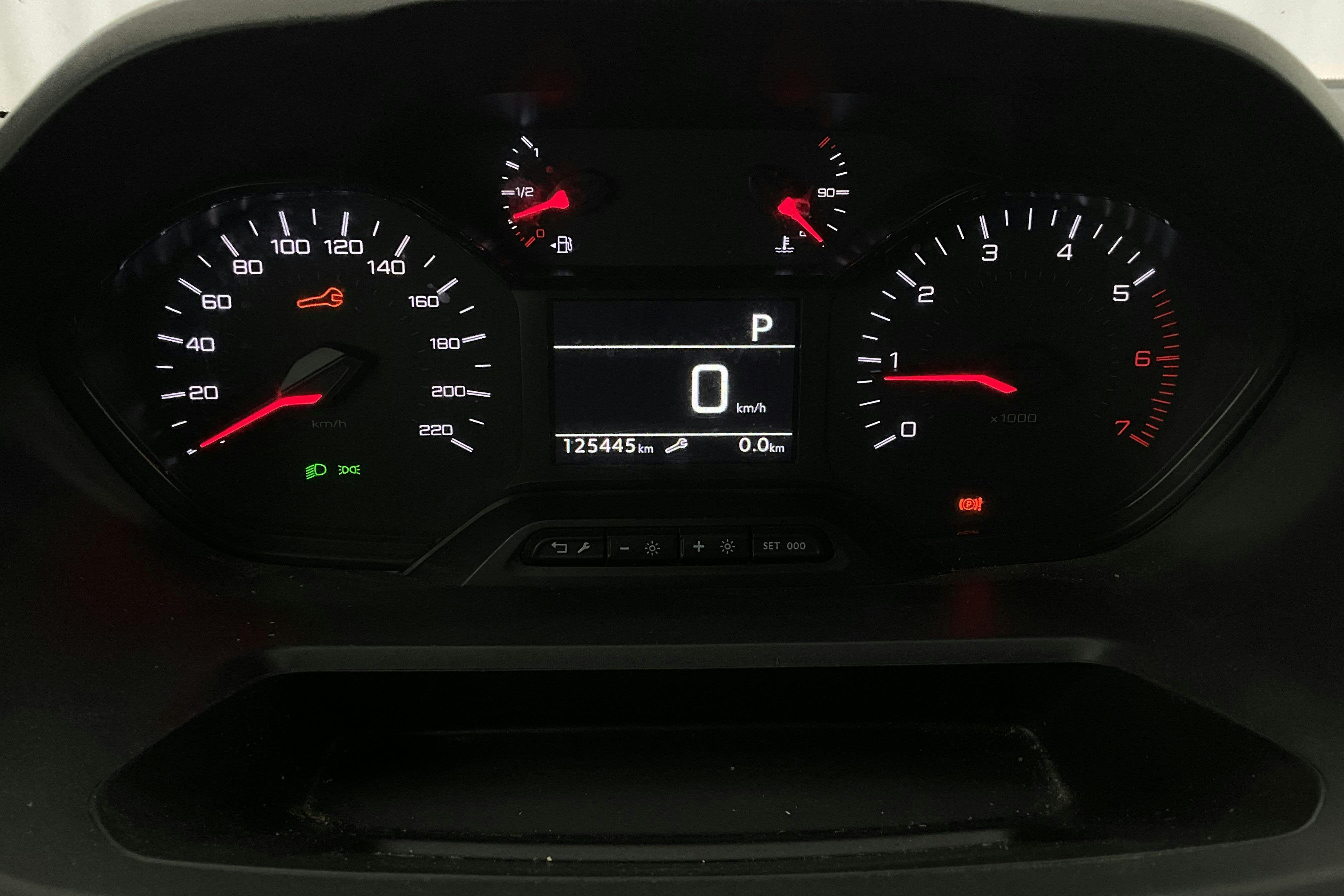Vehicle Image 10