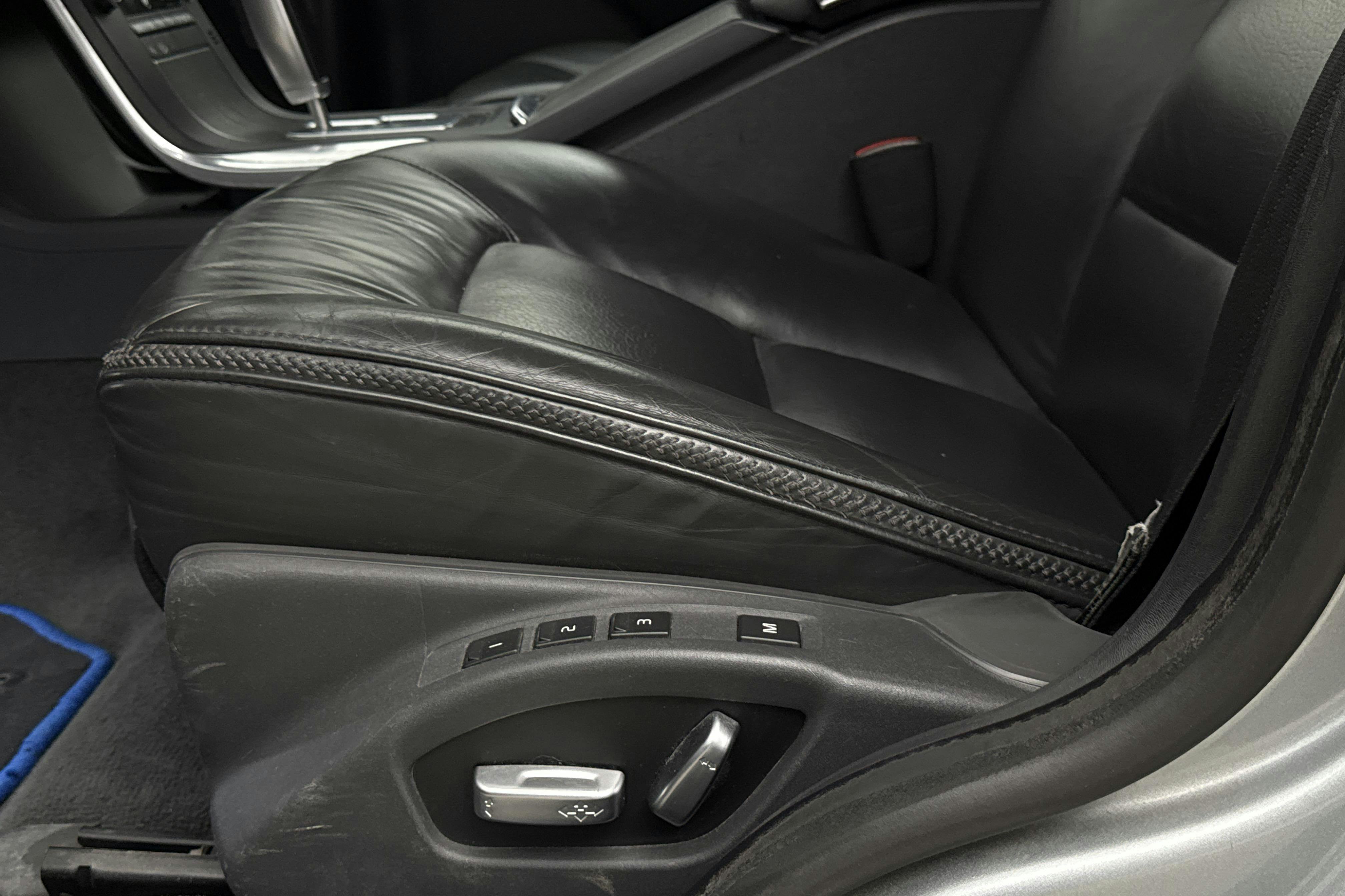Vehicle Image 14