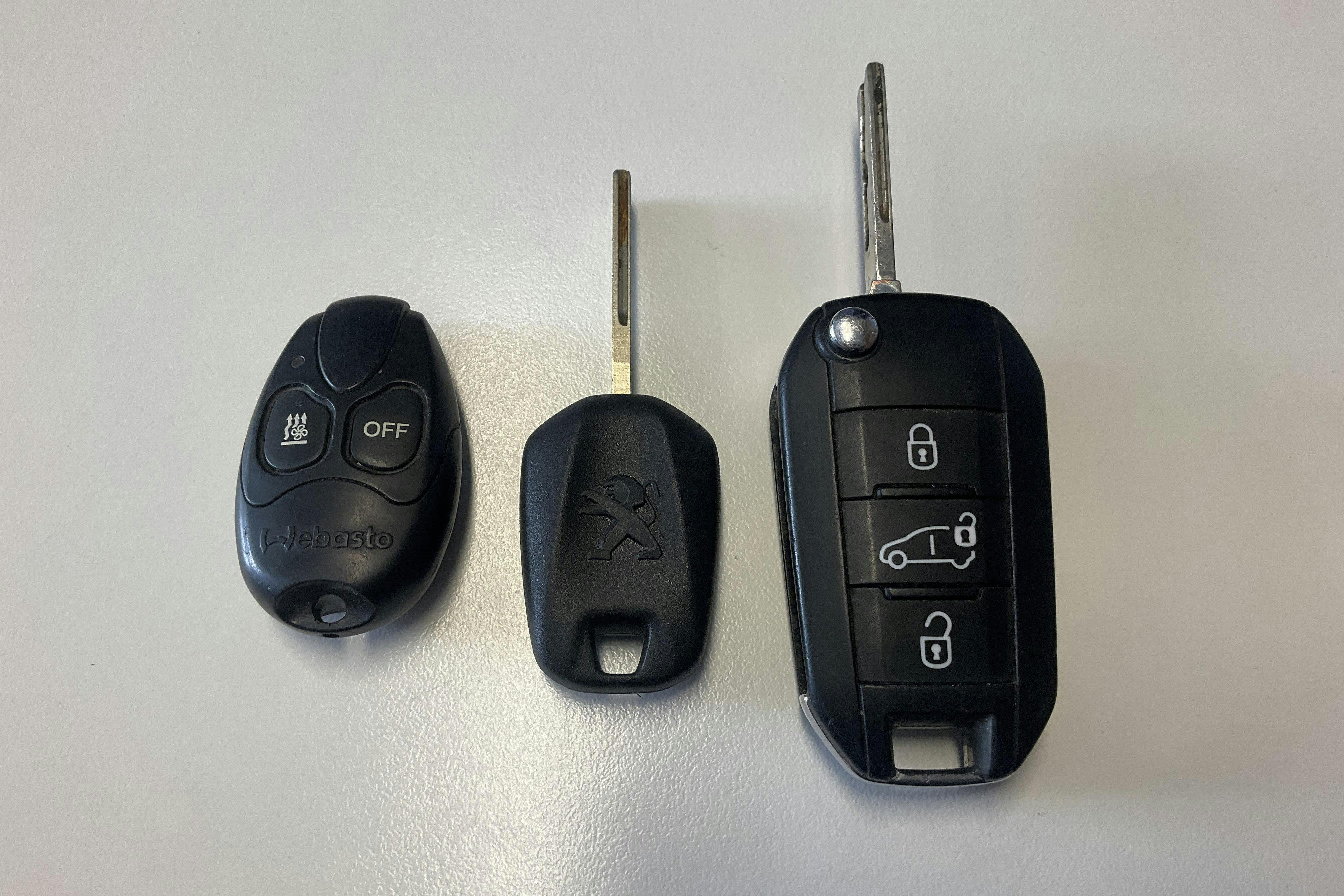 Vehicle Image 16
