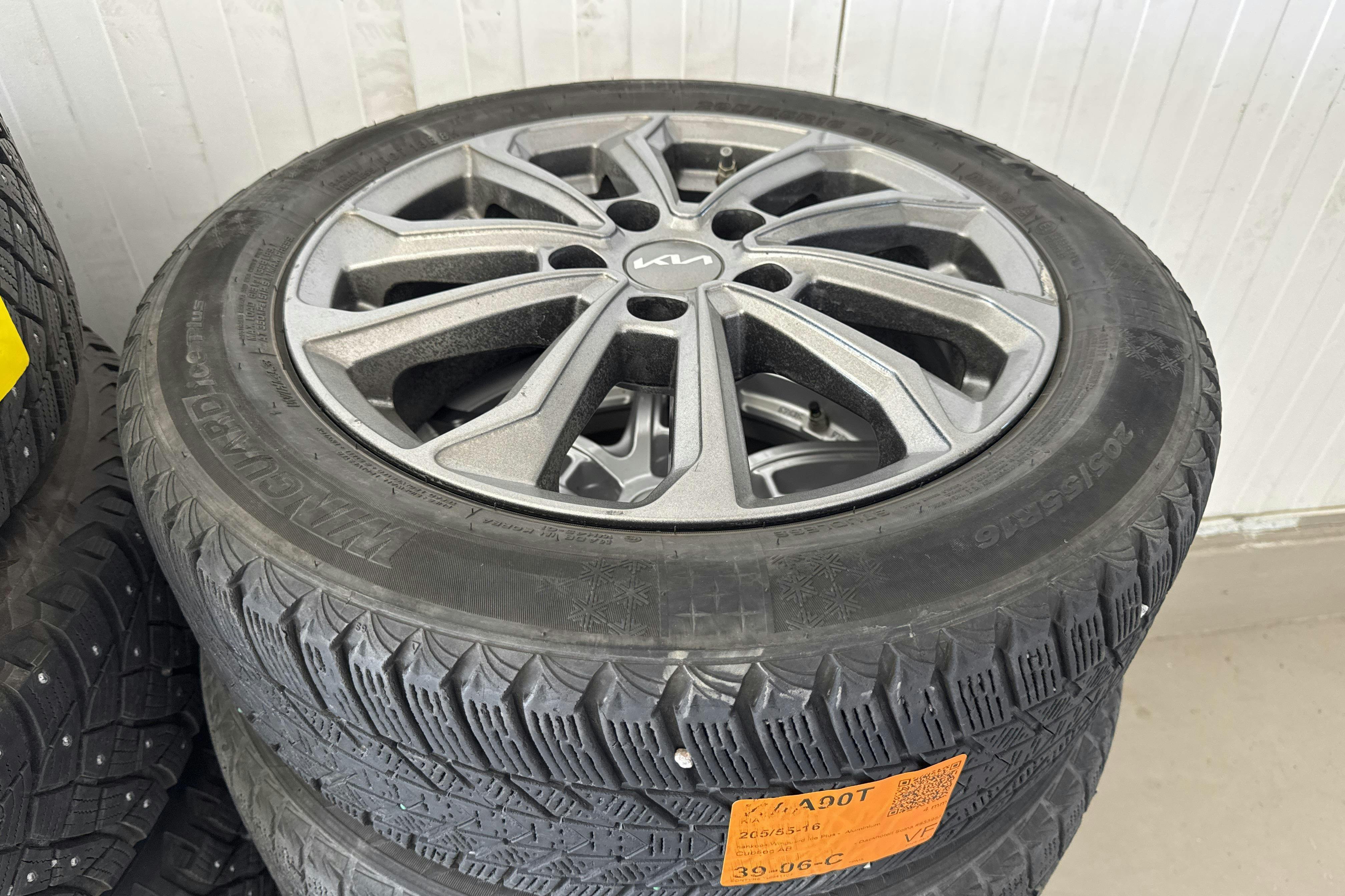 Vehicle Image 18