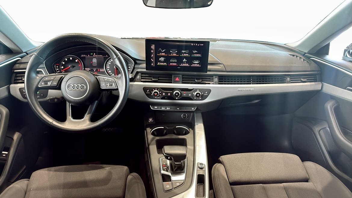 Vehicle Image 10