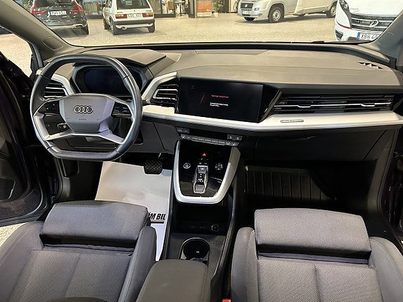Vehicle Image 23