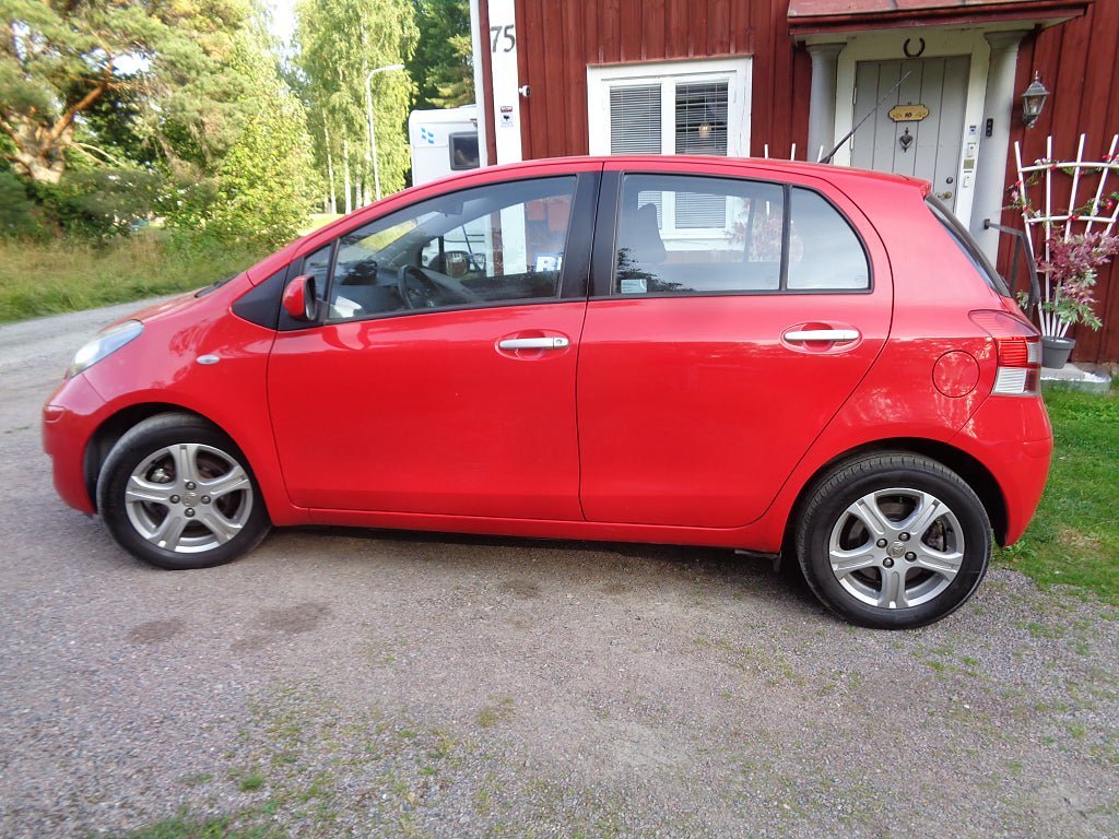Vehicle Image 11