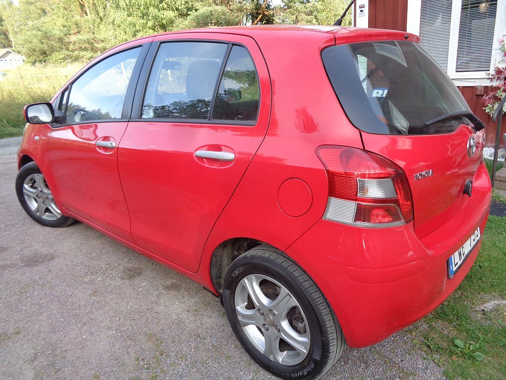Vehicle Image 12