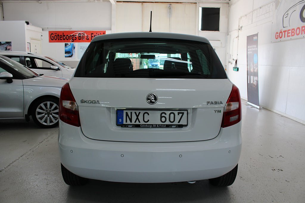 Vehicle Image 5