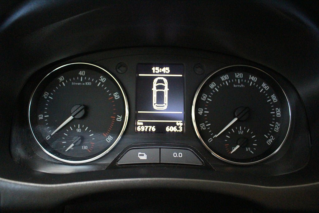 Vehicle Image 17